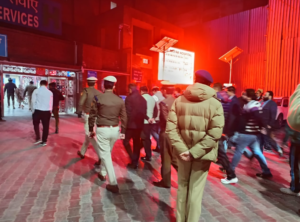 हालात अचानक कैसे बेकाबू हुए?